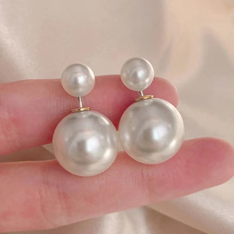 Picture of Silver Needle Vintage Pearl Stud Earrings Simple Pearl Earing on Silver Plated for Women(White)