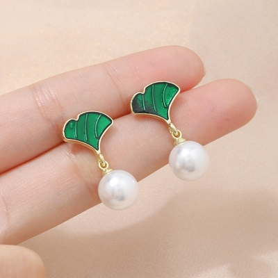 Picture of Japanese and Korean Fresh Ginkgo Leaf Pearl Earrings Personalized and Versatile Trendy and Fashionable Earrings(Multicolor)