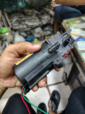 Picture of Mini Electric Pumps 12 Volt High Pressure Water Pump (Black)