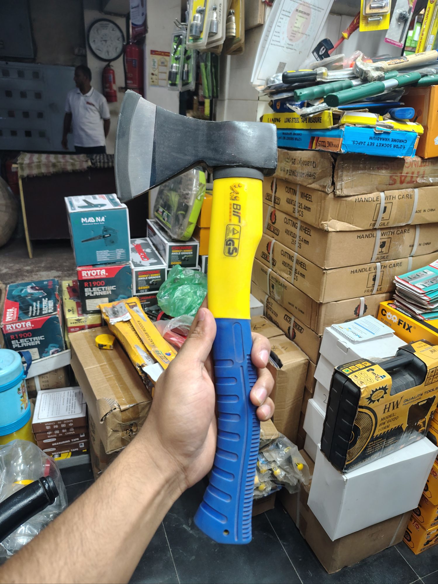 Picture of 🪓 Heavy Duty Steel Axxe / Hatchet – Non-Slip Rubber Handle (Professional Use) (Black)