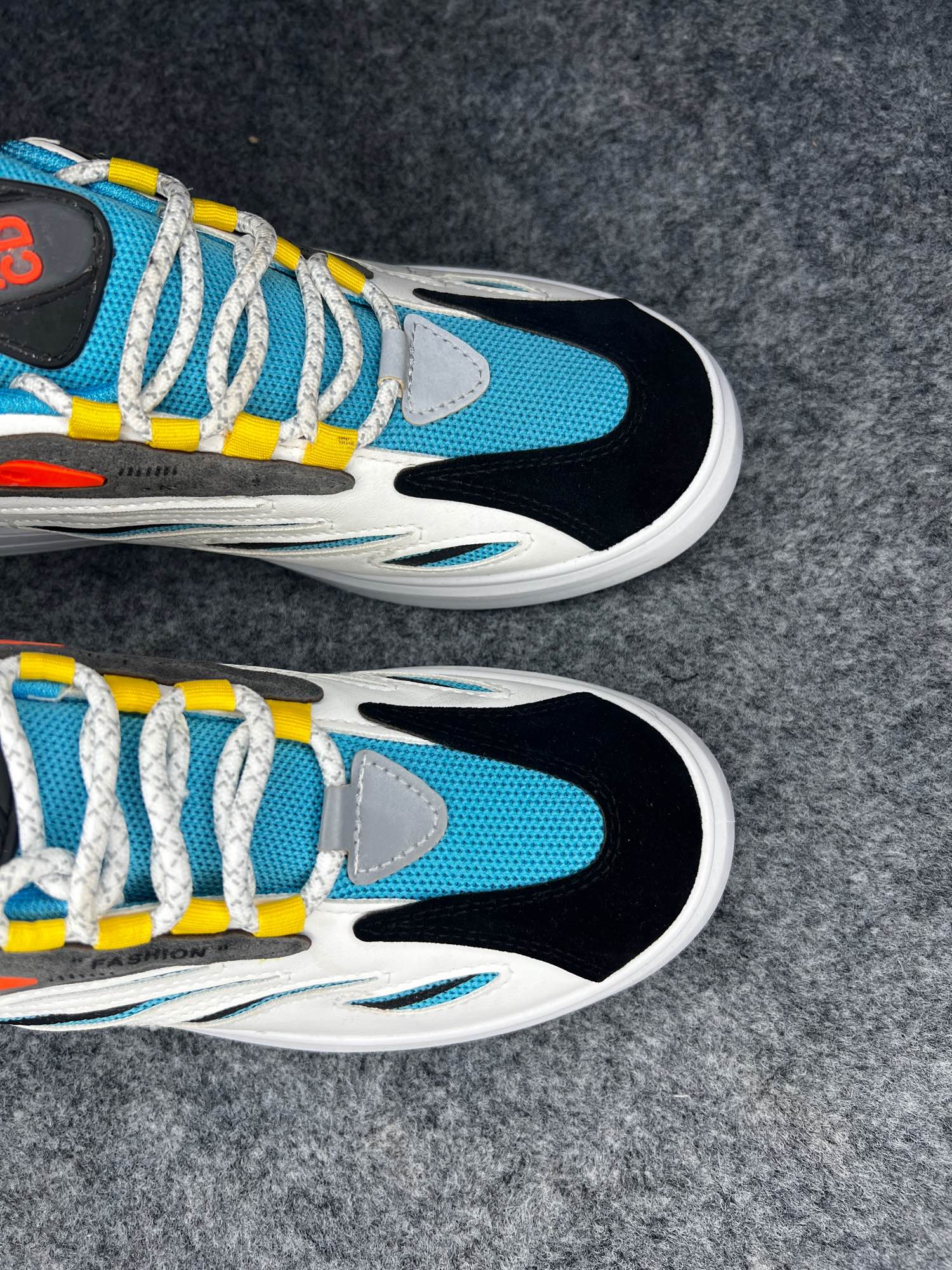 Picture of Shoes for men summer breathable men shoes mesh casual juta sneakers for men - White