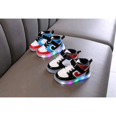 Picture of lighting shoe. light weight and soft sole.comfirtable to wear-Blue