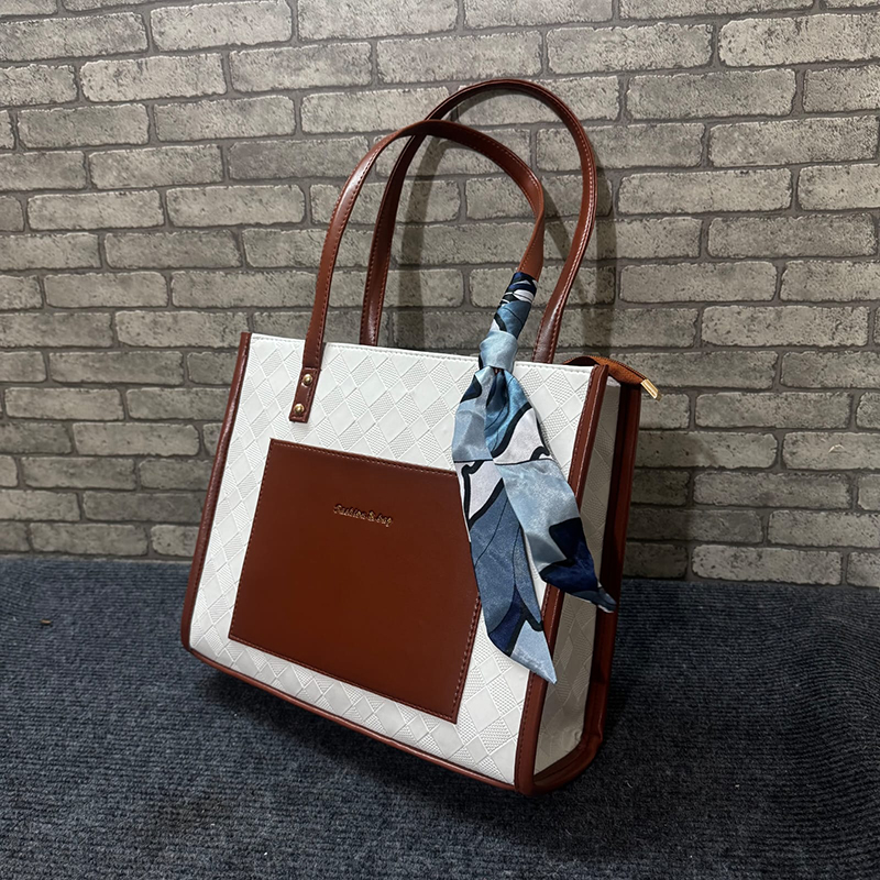 Picture of New Fashionable Temperament Tote Bag, Large Capacity, Versatile Armpit Bag, Niche Handbag, Shoulder Bag, Bag