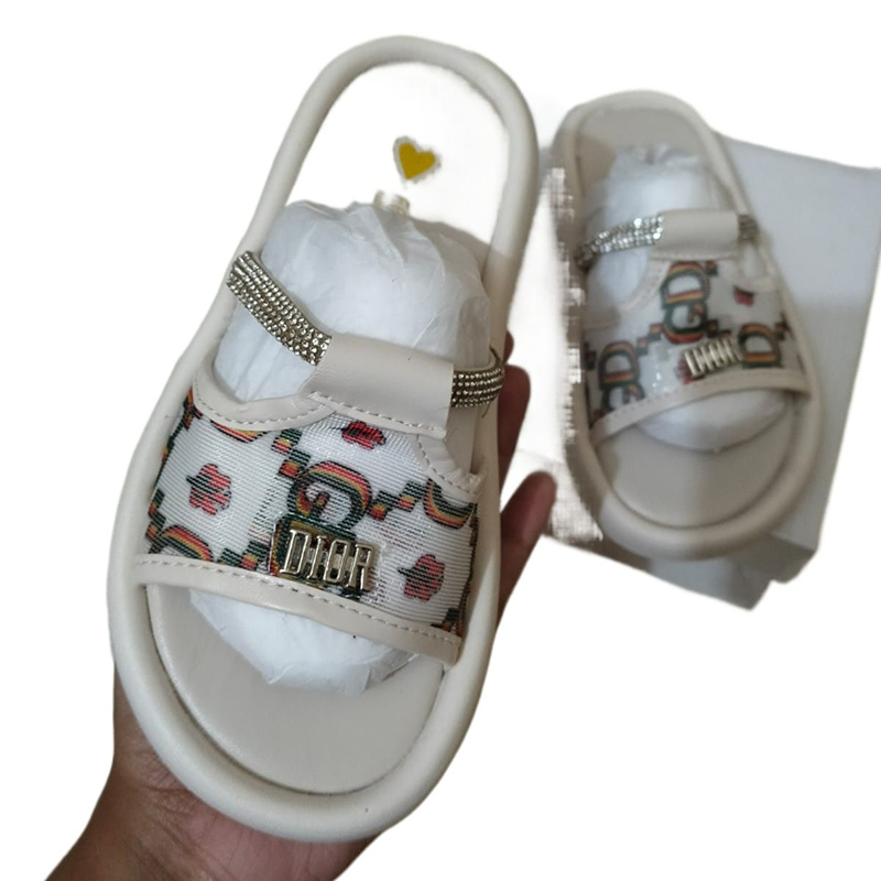 Picture of A1 grade leather.most soft shoe and comfortable.slipper for kids