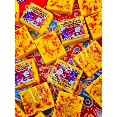 Picture of PIPASA Saffron Handmade Goats Milk Soap 1pcs