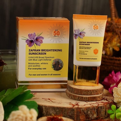 Picture of Zafran Bright and Moisturizing Sunscreen (30 gm) | Zafran Sunscreen..1pcs