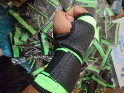 Picture of 1 Piece Compression Fabric High Elastic Bandage Fitness Yoga Wrist Support Crossfit Gym Powerlifting - Multicolor