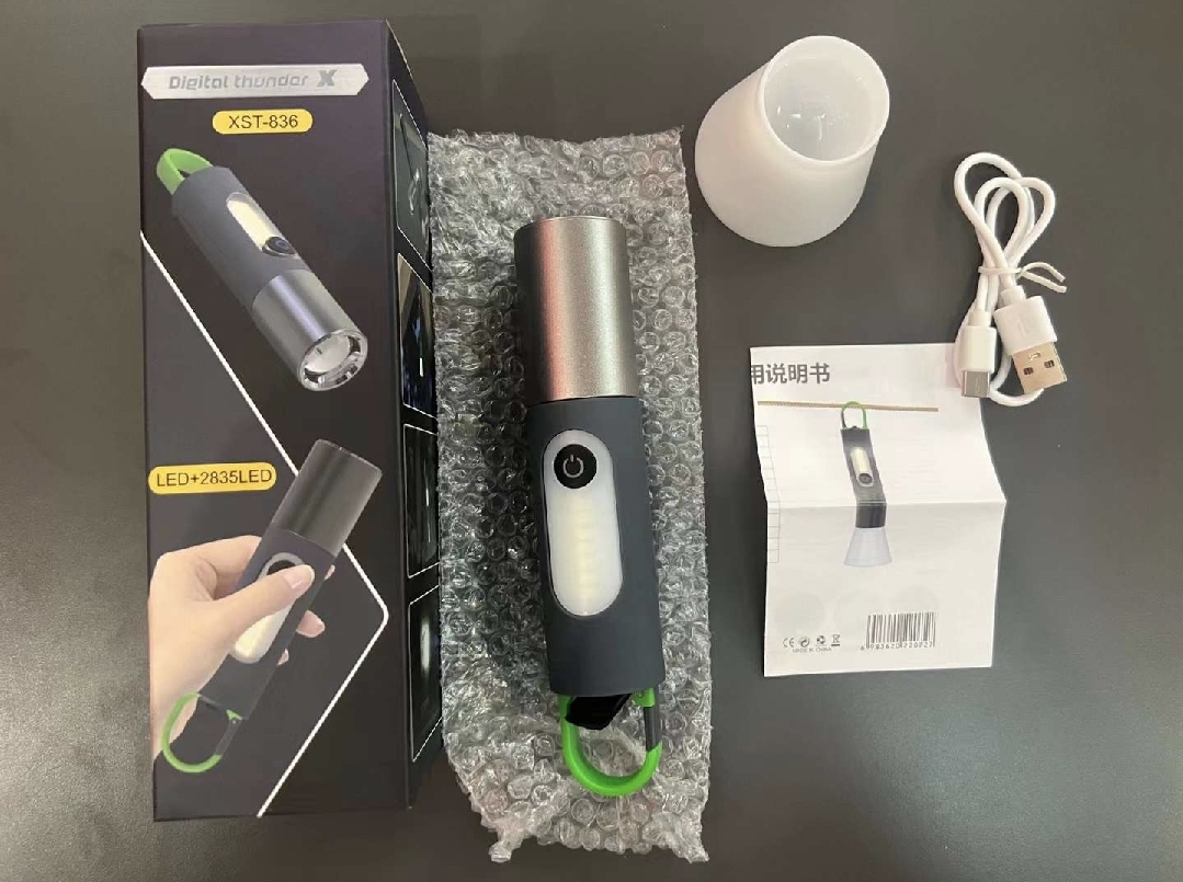 Picture of Digital Thunder XST-836 USB Rechargeable FlashLight - Black