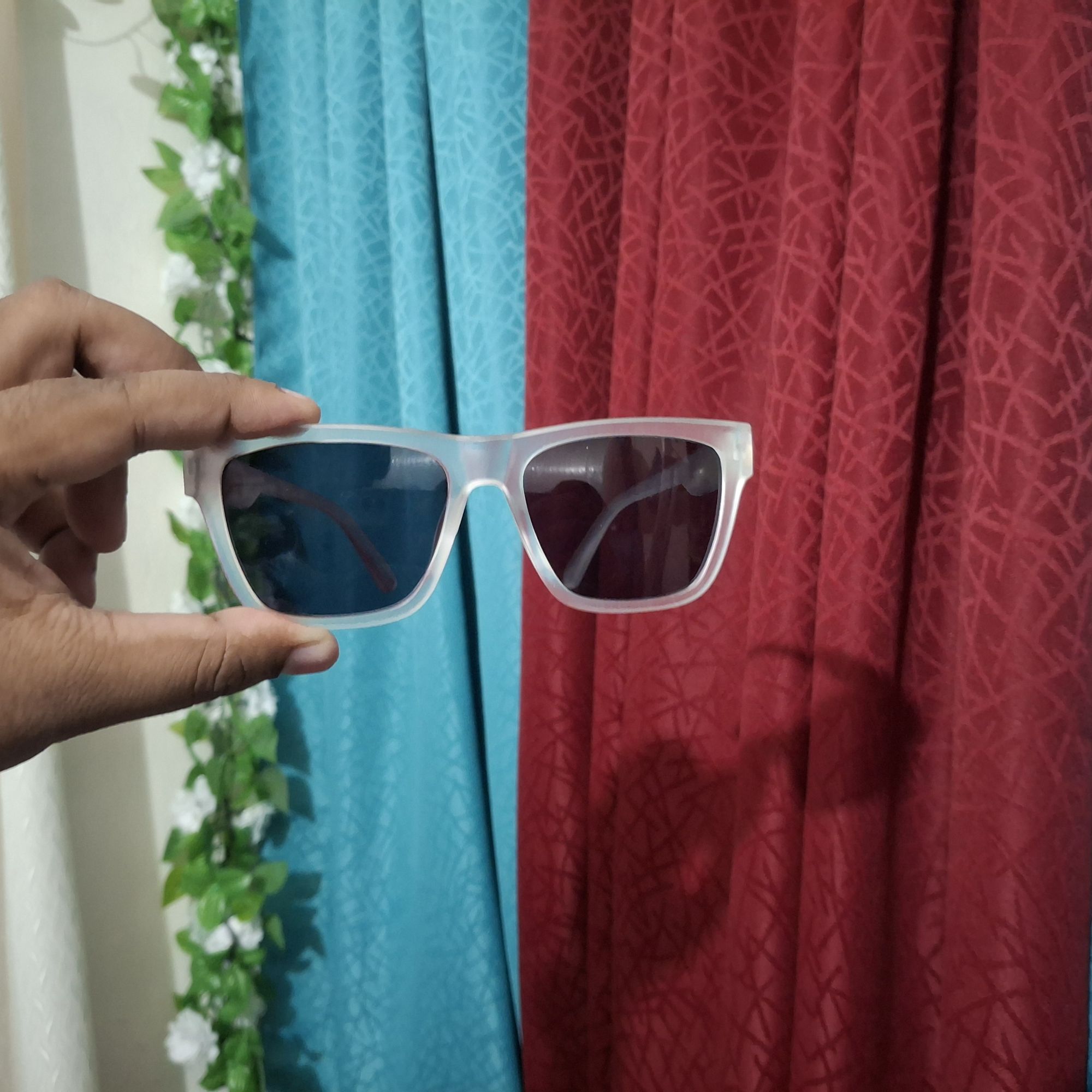 Picture of SunGlass For Men High Quality Sunglass Stylish & Fashionable Mate Black Glass & Frame Plastic Body-Only Sunglass - White