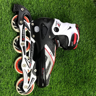 Picture of Ultra Tech Skating- Action Off White