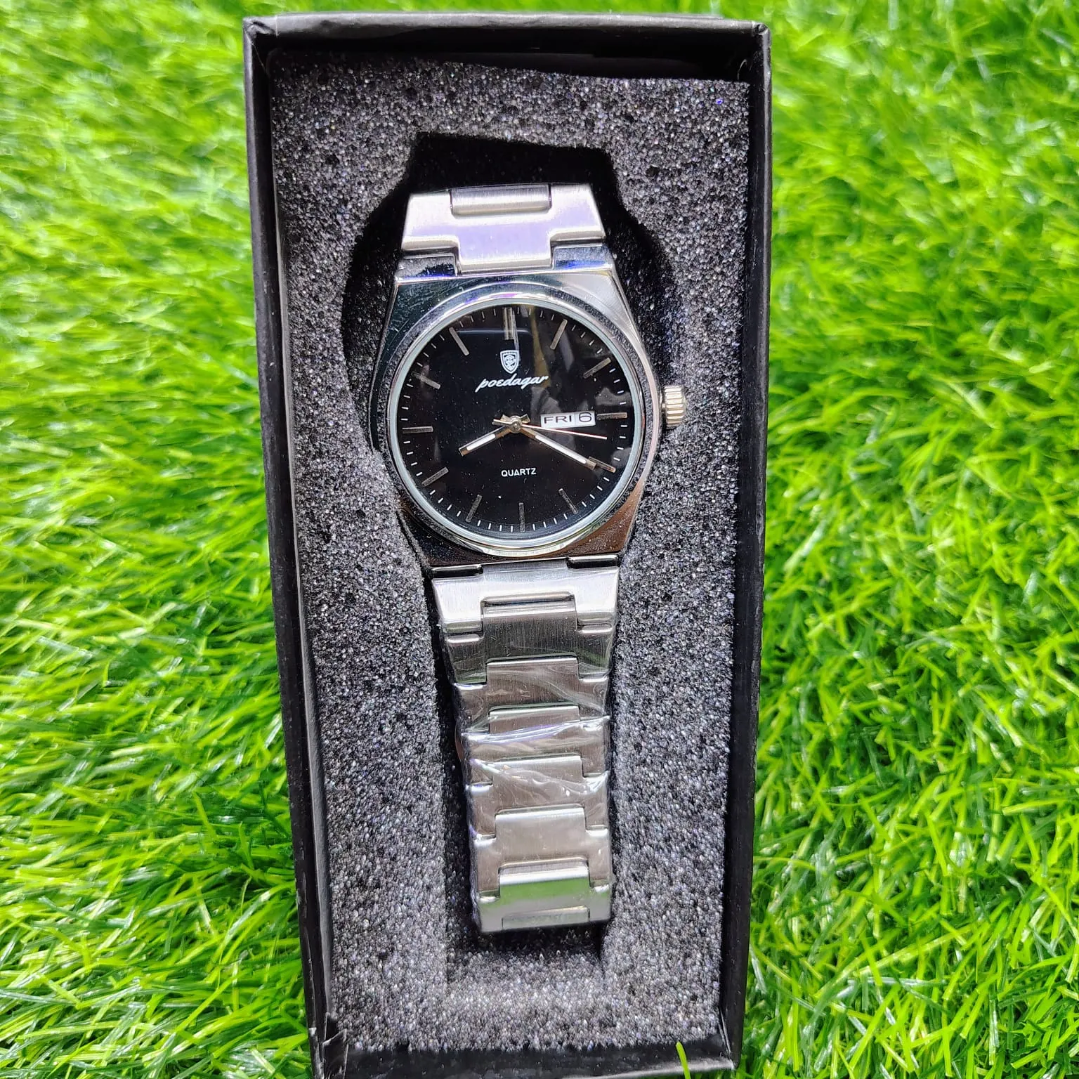 Picture of POEDAGAR 930 Men's New Luxury Luminous Date Week Stainless Steel Quartz Watch For Men