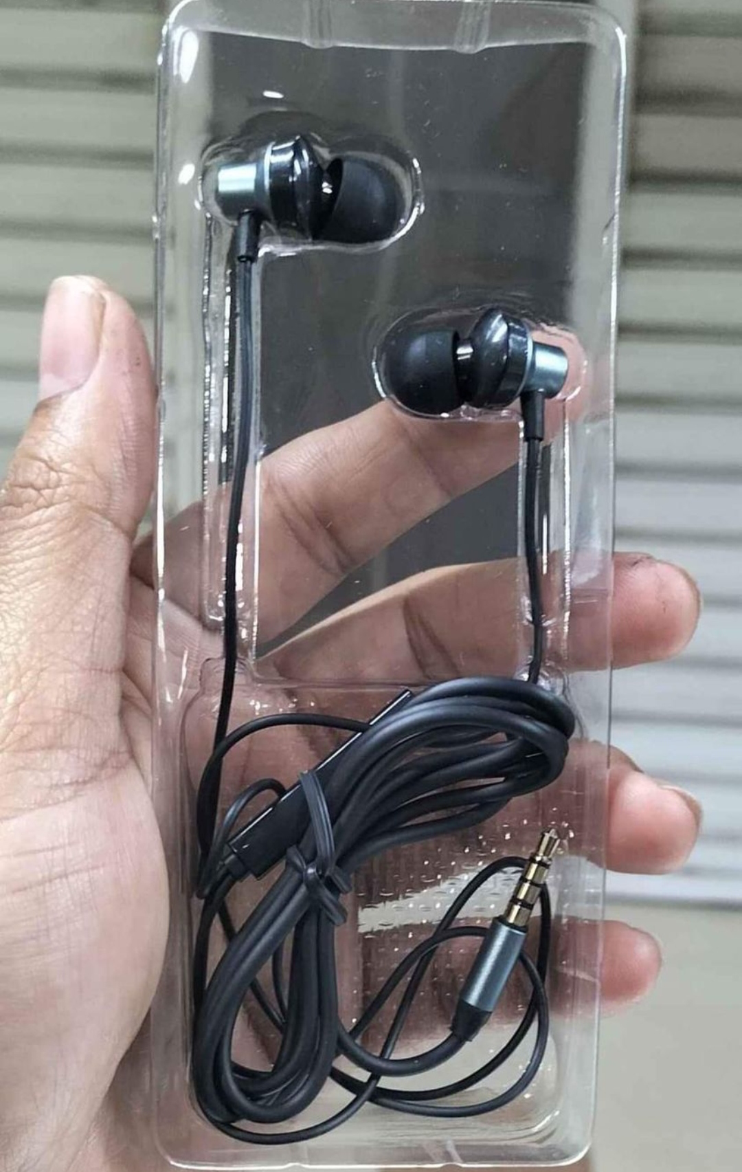 Picture of REMAX RM 512 High Performance Wired In Ear Earphone Stereo with Mic 3.5mm Jack With Free gift