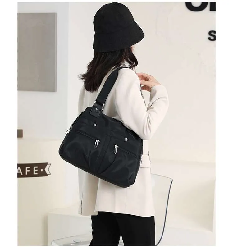 Picture of Women's Handbag Solid (black)