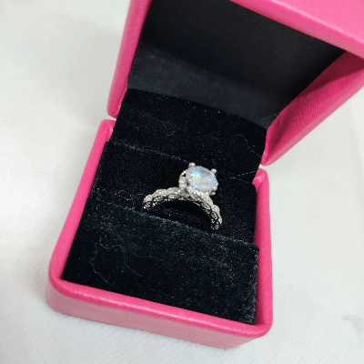 Picture of Luminous Embrace Brilliant Center Stone with Twisted Band Womens Ring