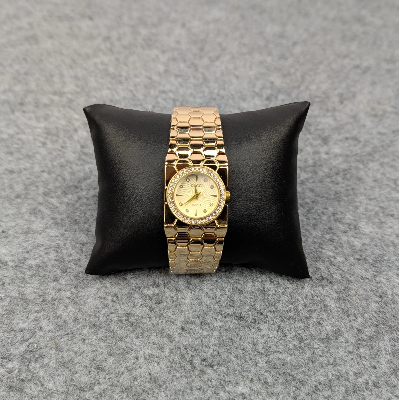 Picture of Elegant Golden Ladies Quartz Watch with Crystal Bezel – Premium Bracelet Design (Golden Dial)