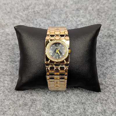 Picture of Elegant Golden Ladies Quartz Watch with Crystal Bezel – Premium Bracelet Design (Black Dial)