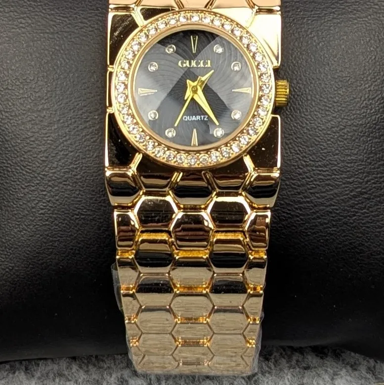 Picture of Elegant Golden Ladies Quartz Watch with Crystal Bezel – Premium Bracelet Design (Black Dial)