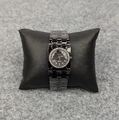 Picture of Stylish Black Ladies Quartz Watch with Crystal Bezel – Premium Bracelet Design