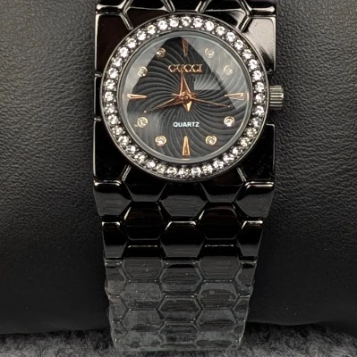 Picture of Stylish Black Ladies Quartz Watch with Crystal Bezel – Premium Bracelet Design