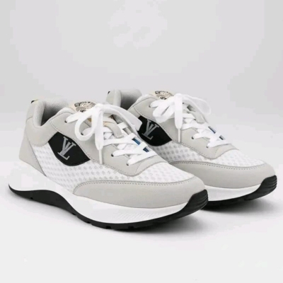 Picture of Hot Collection Stylish and Fashionable Winter and Summer Exclusive Low Top Sneakers Converse Shoes for Men - Ideal for All Seasons