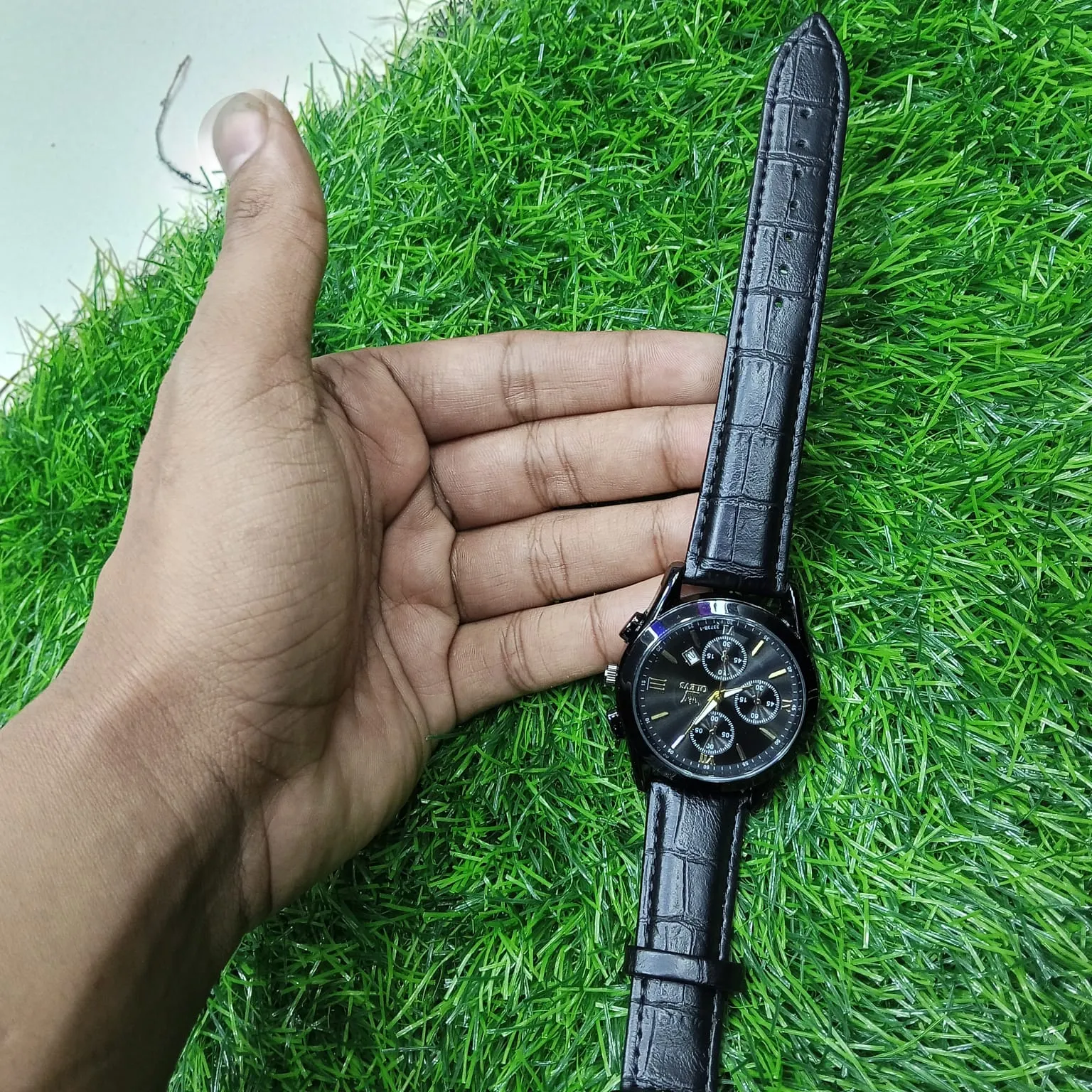 Picture of Fashionable Glass Quartz Analog Men's Watch