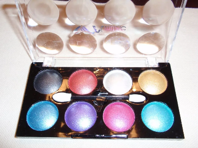 Picture of Chanlanya 8 Color Shimmer Eyeshadow