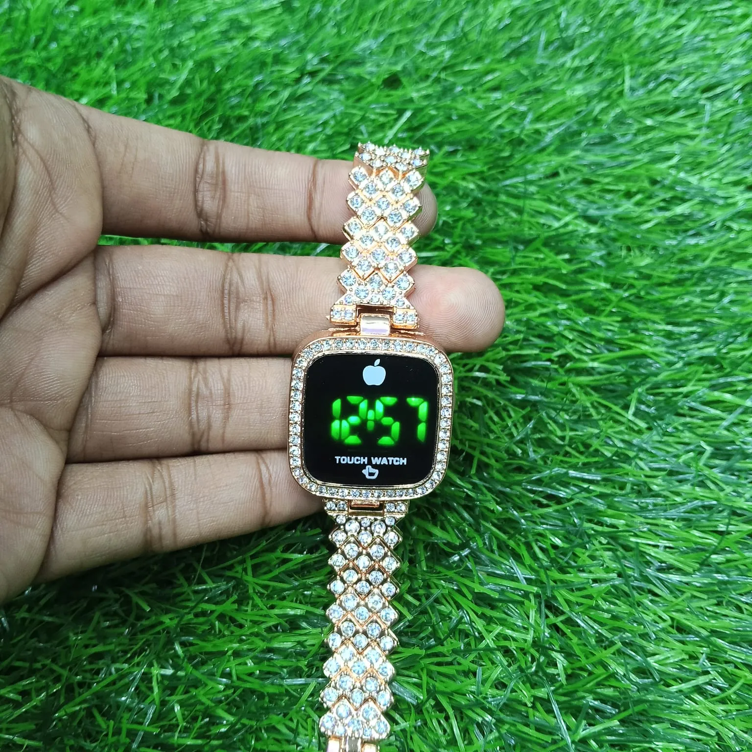 Picture of New Trend Fashion Steel Chain Diamond Women Watch Full Diamond Touch Screen LED Water Diamond Bracelet Watch (Golden)