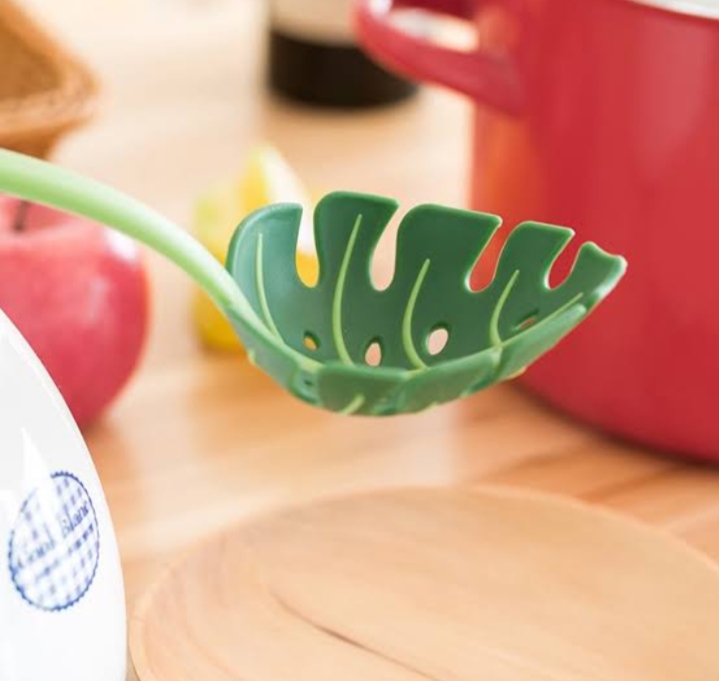 Picture of 1 Pcs Creative Green Leaf Cooking Shovels Vegetable Strainer Scoop Noodles Forks Cooking Shovels Kitchen Vegetable Tool - Green