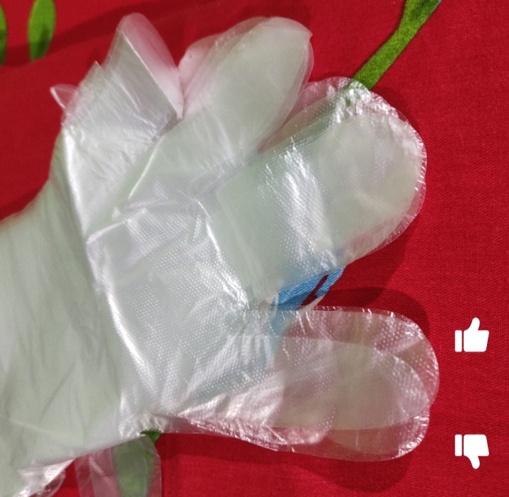 Picture of 100 Pcs Polythine Gloves safety gloves for catering cleaning mechanic hair dressing - Clear