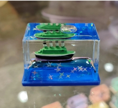 Picture of Acrylic Fluid Liquid Decor Fluid Liquid Toy Ornament Desktop Decoration for Office, Cruise Ship - Multicolor