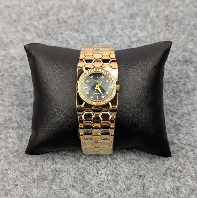 Picture of Elegant Golden Ladies Quartz Watch with Crystal Bezel – Premium Bracelet Design (Black Dial)