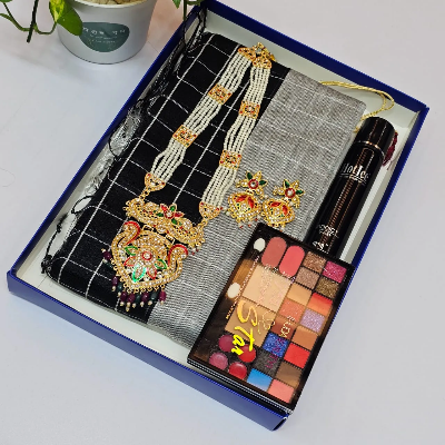 Picture of Sharee + Perfume + Neckless Set + Make Up Box Combo