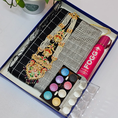 Picture of Sharee + Perfume + Neckless Set + Make Up Box Combo