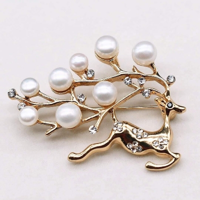 Picture of 1 pcs Male Deer Brooch Suit Collar Badge - Multicolor