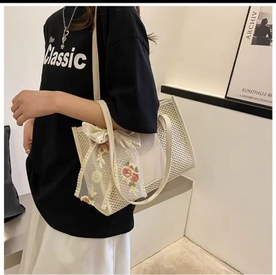 Picture of Women Pokie Pu Leather Handbag