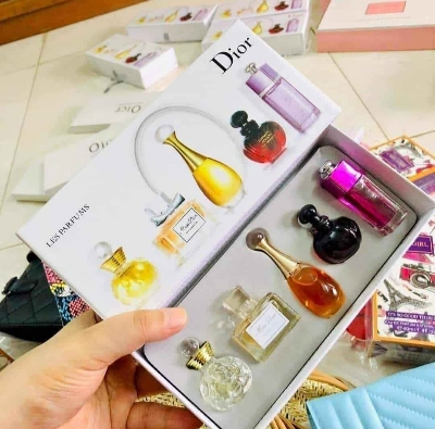 Picture of Dior Perfume Miniature 5 in 1 Collection Gift Set for Women - Not Specified