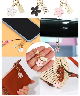 Picture of 3 pcs Fashion Daisy Keychain Korean Style Flower Key Chain Girl Cute Keyring Earphone Cover Purse Backpack Ornament Car Key Ring Pendant Charm Accessories - Multicolor