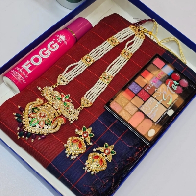 Picture of Sharee + Perfume + Neckless Set + Make Up Box Combo