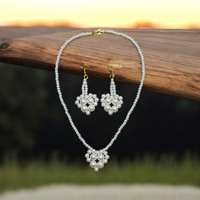 Picture of Pearl Necklace Jewellery Set With Earrings For Girls And Women Wearing At Wedding School College Office Party - Off White