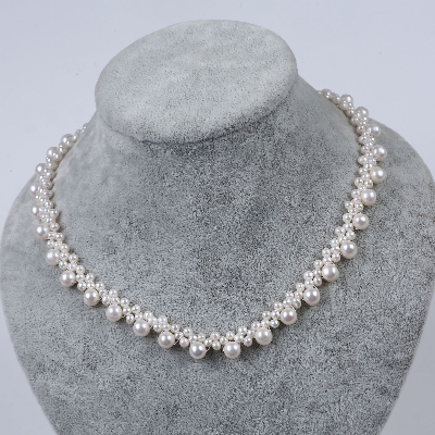 Picture of Pearl Necklace For Women Jewelry flower tiny pearl necklace

For Girls And Women - Off White