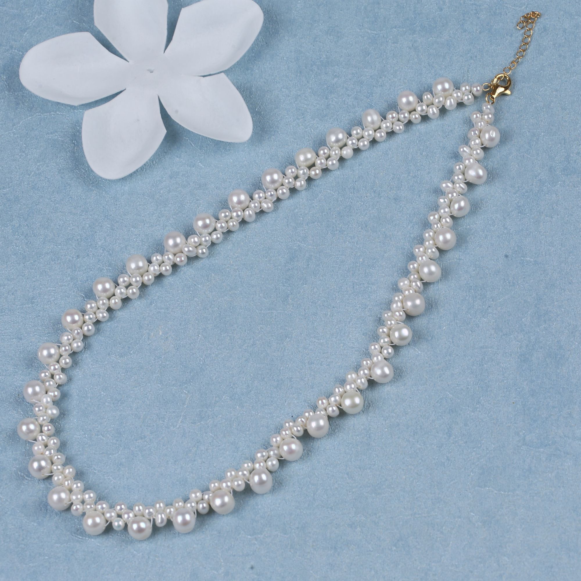 Picture of Pearl Necklace For Women Jewelry flower tiny pearl necklace

For Girls And Women - Off White