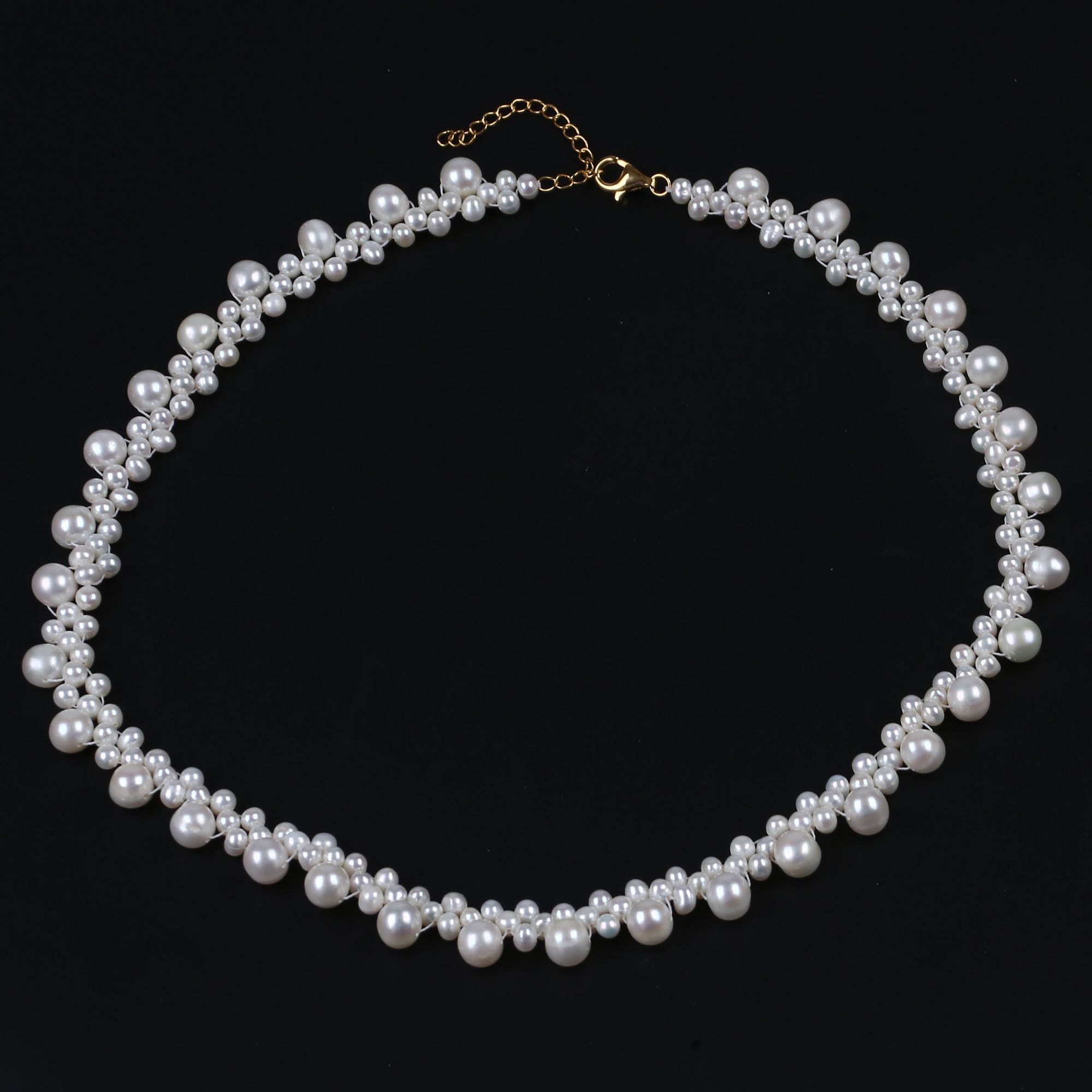 Picture of Pearl Necklace For Women Jewelry flower tiny pearl necklace

For Girls And Women - Off White