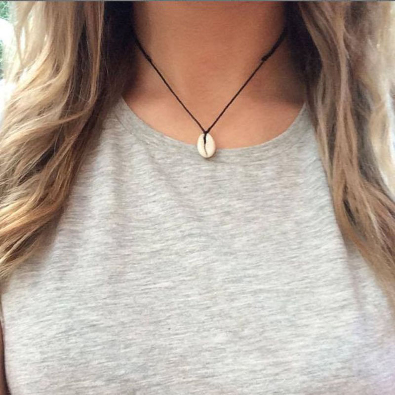 Picture of Charm shell necklace Jewelry Lady Handmade Shell Clavicle Necklace Seashell Choker Bohemian Vaction Style Femme Elegant Necklace - Off White