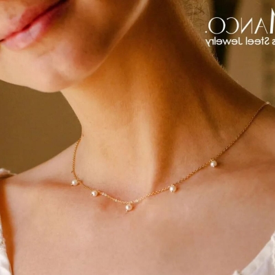 Picture of Manco Pearl Necklace Stone with Off White Pearl - Multi