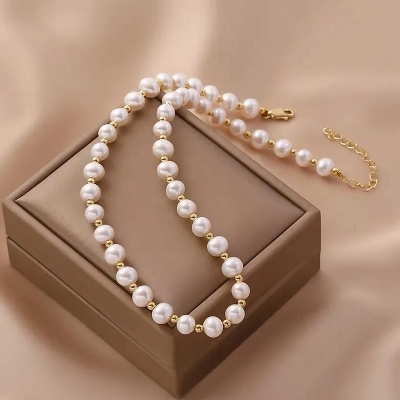 Picture of Garland off White Pearl Garland Women Fashion Tenoor - Multi