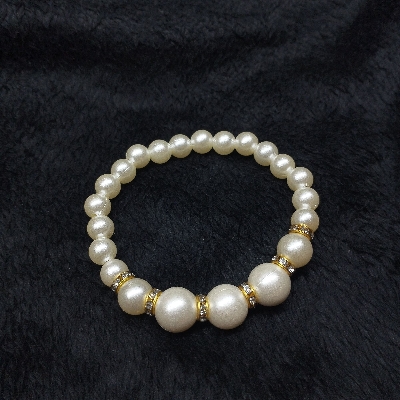 Picture of Pearl Stone Beads Bracelet For Girls And Women Wearing At Wedding Occasion Festival Party Dating Travelling Tenoor Special - Multi