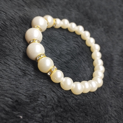Picture of Pearl Stone Beads Bracelet For Girls And Women Wearing At Wedding Occasion Festival Party Dating Travelling Tenoor Special - Multi