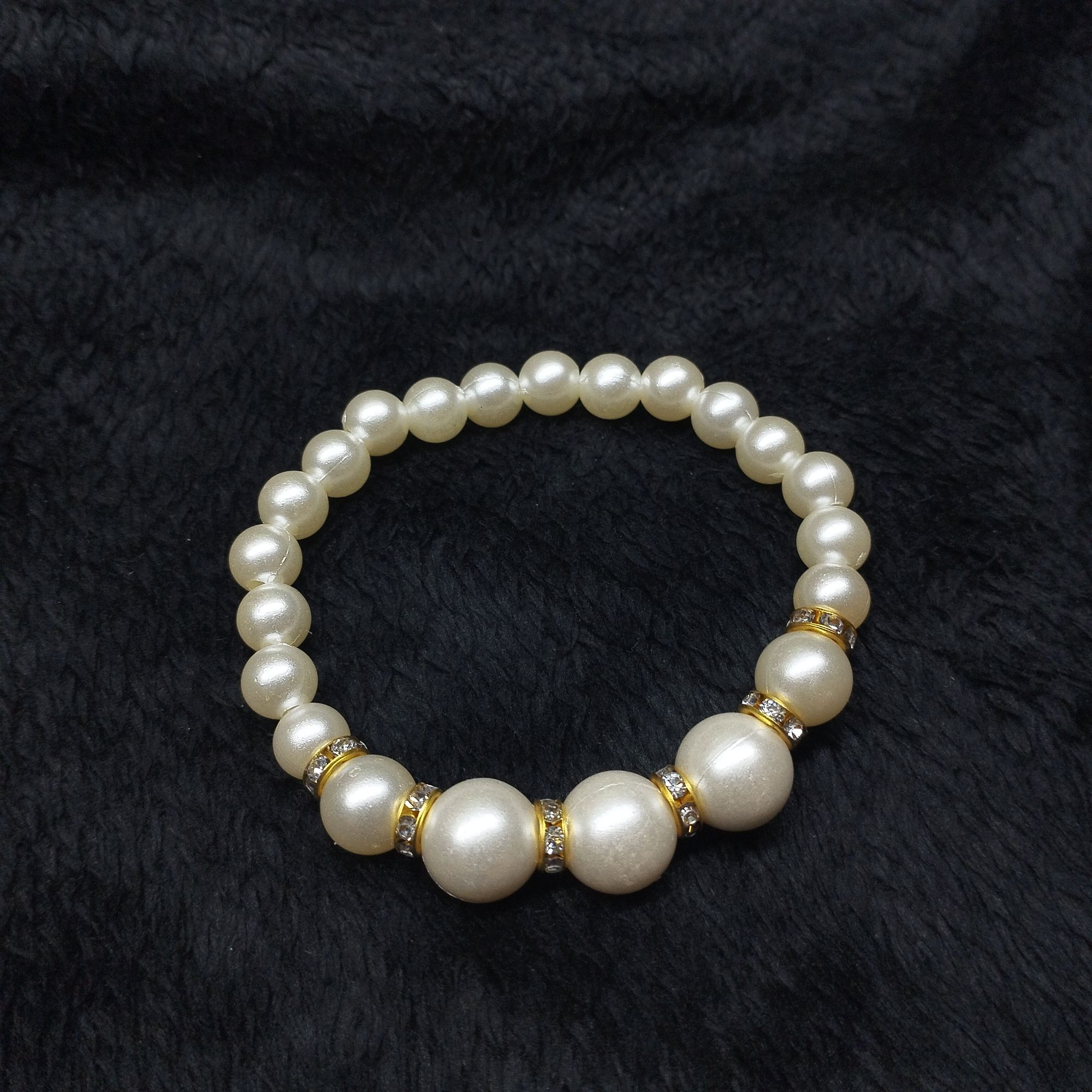 Picture of Pearl Stone Beads Bracelet For Girls And Women Wearing At Wedding Occasion Festival Party Dating Travelling Tenoor Special - Multi