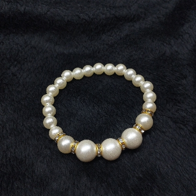 Picture of Pearl Stone Beads Bracelet For Girls And Women Wearing At Wedding Occasion Festival Party Dating Travelling Tenoor Special - Multi