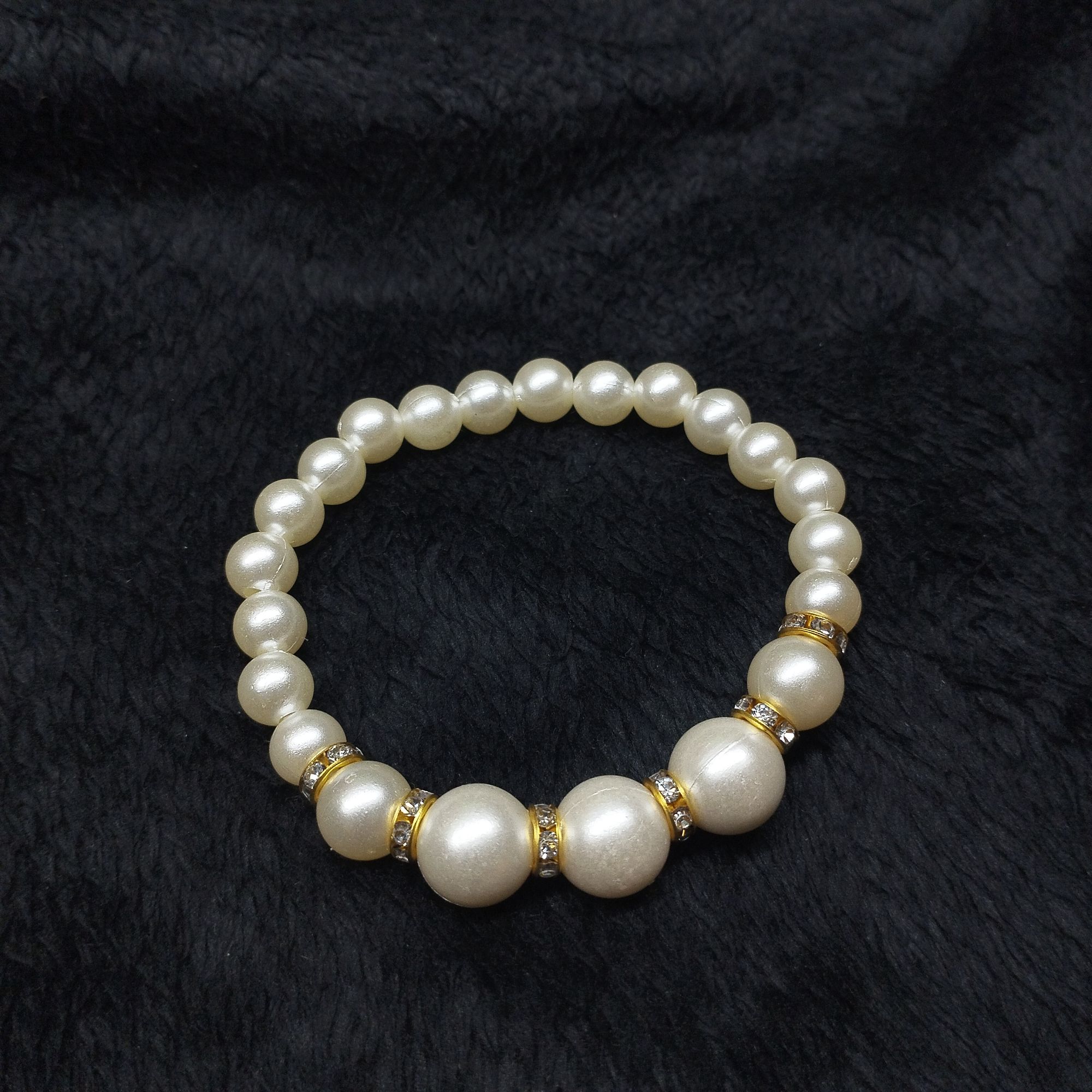Picture of Pearl Stone Beads Bracelet For Girls And Women Wearing At Wedding Occasion Festival Party Dating Travelling Tenoor Special - Multi